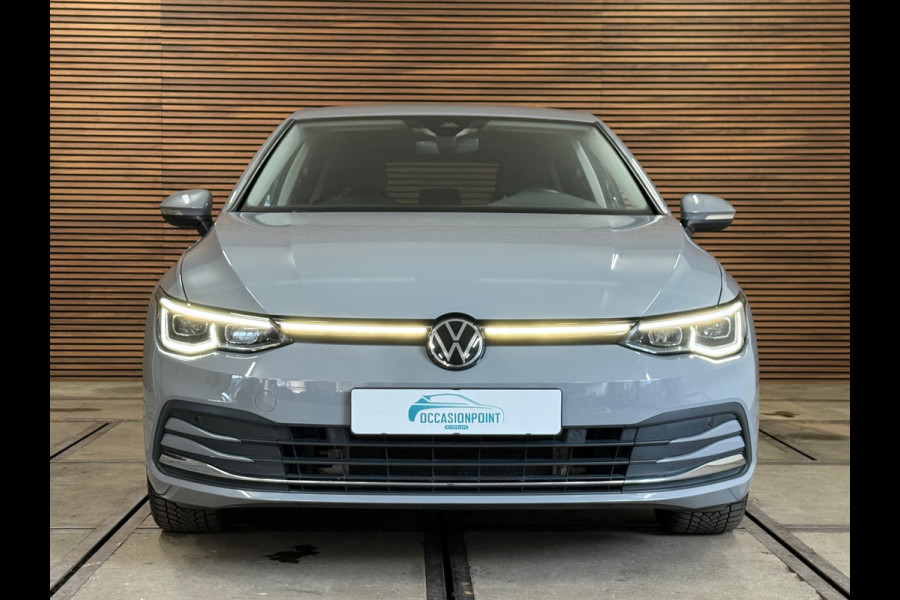 Volkswagen Golf 1.5 eTSI Style | Black Edition | Massagestoel | DAB | 18' inch | Navigatie | Adaptive Cruise | Velours
