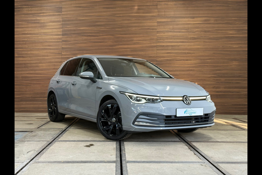 Volkswagen Golf 1.5 eTSI Style | Black Edition | Massagestoel | DAB | 18' inch | Navigatie | Adaptive Cruise | Velours