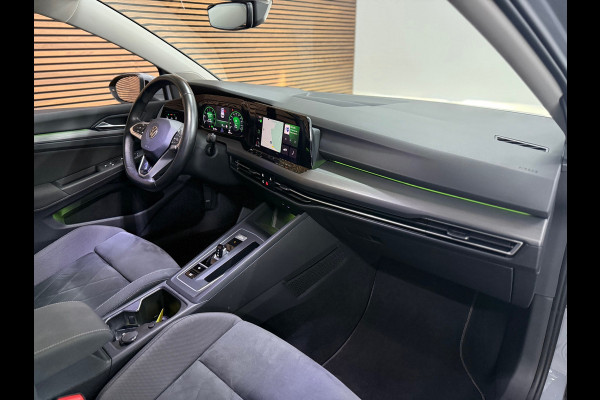 Volkswagen Golf 1.5 eTSI Style | Black Edition | Massagestoel | DAB | 18' inch | Navigatie | Adaptive Cruise | Velours