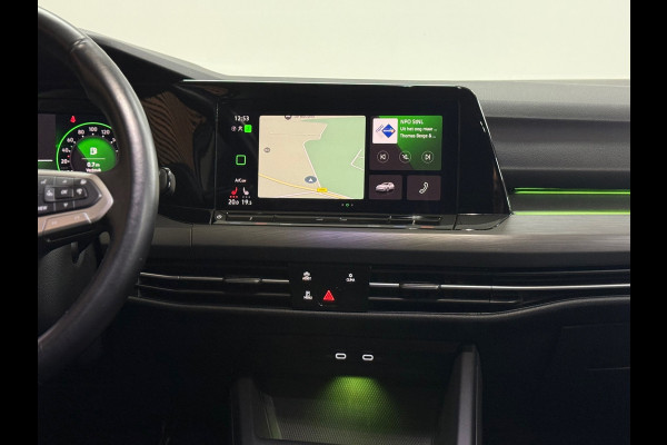 Volkswagen Golf 1.5 eTSI Style | Black Edition | Massagestoel | DAB | 18' inch | Navigatie | Adaptive Cruise | Velours