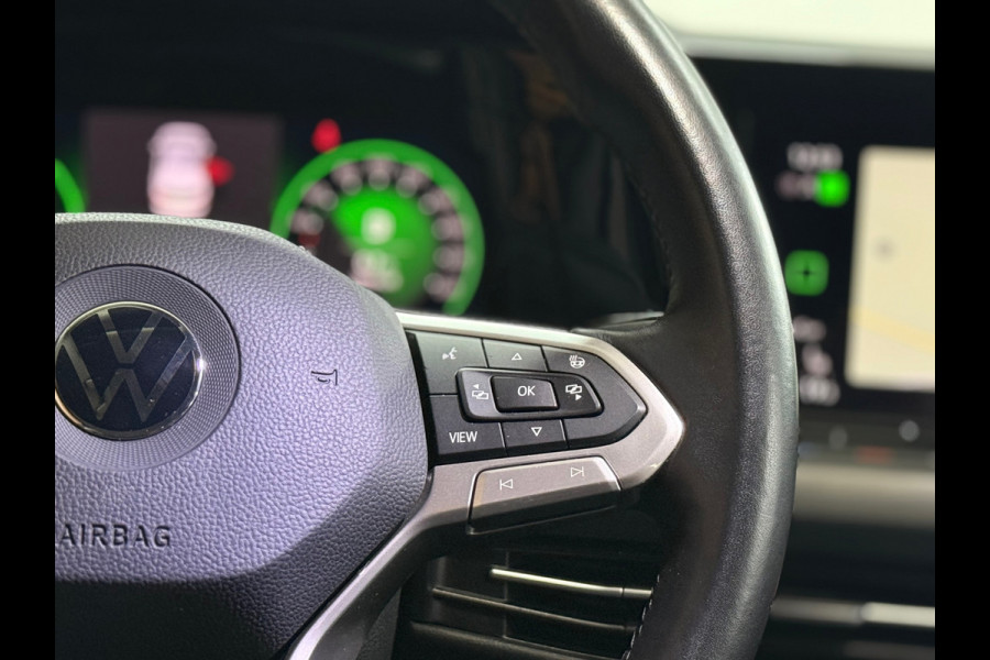 Volkswagen Golf 1.5 eTSI Style | Black Edition | Massagestoel | DAB | 18' inch | Navigatie | Adaptive Cruise | Velours