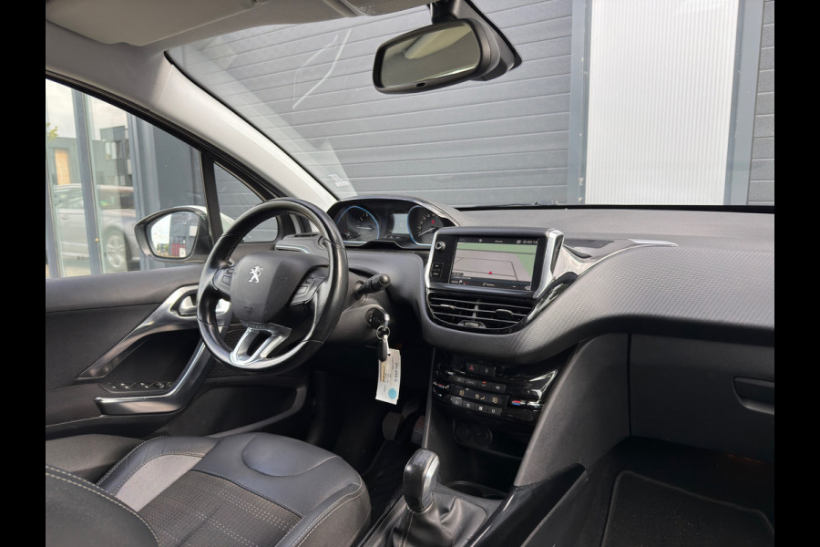 Peugeot 2008 1.2 Allure / Parelmoer / Navi / ACTIE !