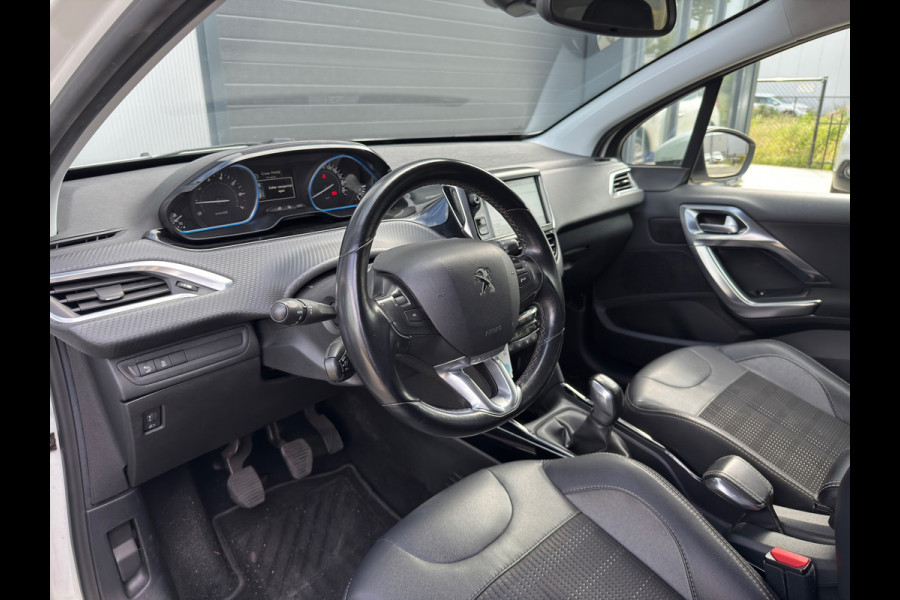Peugeot 2008 1.2 Allure / Parelmoer / Navi / ACTIE !