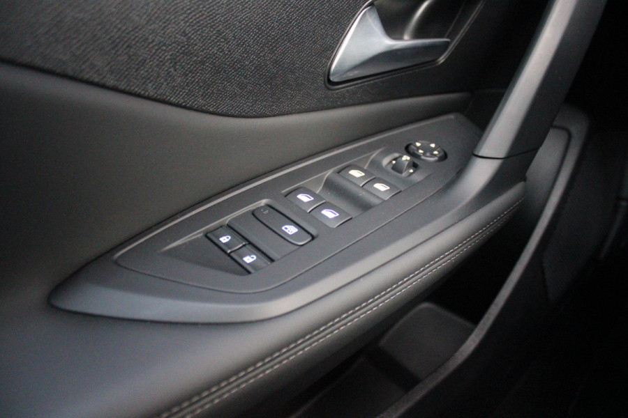 Peugeot 308 1.2 Hybrid 145PK E-DCS6 Allure | AGR STOEL | STOEL EN STUUR VEWARMING | KEYLESS ENTRY/START | DRAADLOZE APPLE CARPLAY/ANDROID AUTO | NAVIGATIE | CLIMATE CONTROL | LICHTMETALEN VELGEN 17" | LED KOPLAMPEN | ACHTERUITRIJCAMERAA | ADAPTIVE CRUISE CONTROL | DRAADLOZE TELEFOONLADER |