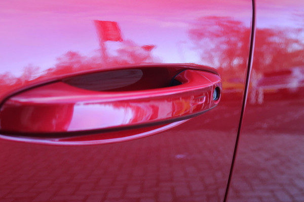 Peugeot 308 1.2 Hybrid 145PK E-DCS6 Allure | AGR STOEL | STOEL EN STUUR VEWARMING | KEYLESS ENTRY/START | DRAADLOZE APPLE CARPLAY/ANDROID AUTO | NAVIGATIE | CLIMATE CONTROL | LICHTMETALEN VELGEN 17" | LED KOPLAMPEN | ACHTERUITRIJCAMERAA | ADAPTIVE CRUISE CONTROL | DRAADLOZE TELEFOONLADER |