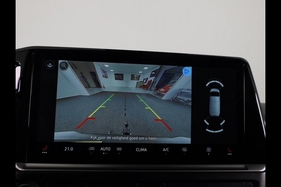 Volkswagen Transporter 2.0 TDI L2H1 30 4MOTION PanAmericana 170Pk Automaat DC Dubbele cabine | Verlengde garantie | Lederen bekleding | Trekhaak | Navigatie |