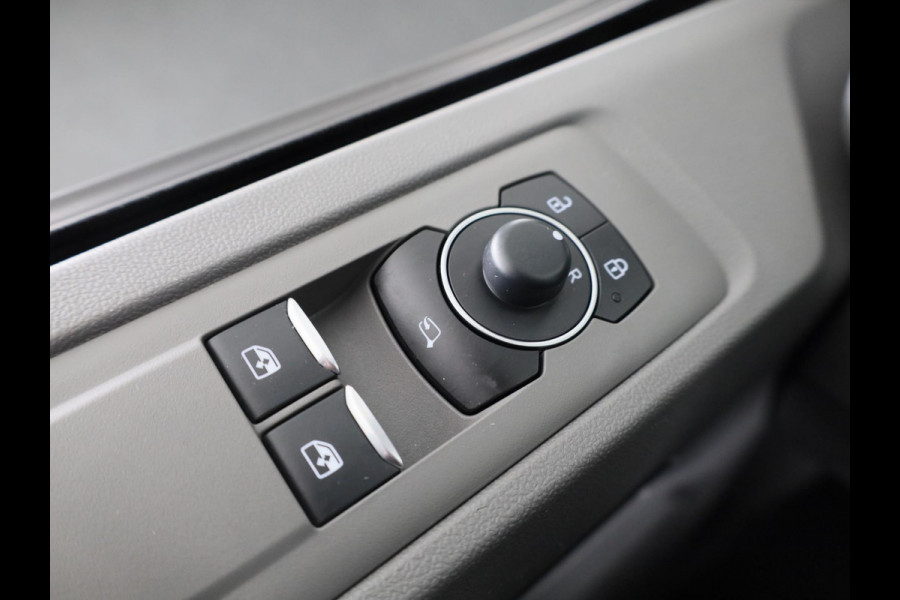 Volkswagen Transporter 2.0 TDI L2H1 30 4MOTION PanAmericana 170Pk Automaat DC Dubbele cabine | Verlengde garantie | Lederen bekleding | Trekhaak | Navigatie |