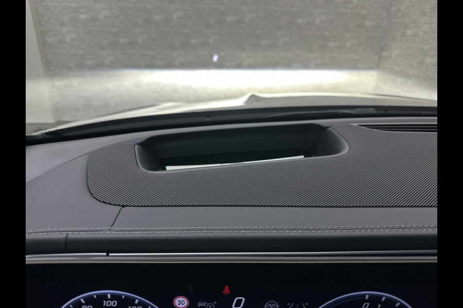 Mercedes-Benz GLE AMG 53 Hybrid 4MATIC+ | Panorama | Massage | Soft-Close | Carbon | ACC | 360 Camera | Stoelventilatie | Head-Up | Burmester | Trekhaak | Stoelverwarming V+A | 4-Zone Clima | AMG Drive-Unit | ISO & Infra-Rood Glas | 22 Inch | Keyless-Go | Memory | Luchtvering | Parfumering | Carplay | Stuurverwarming | Rij assistent pakket + | Bekerhouder Clima | Draadloos Laden |