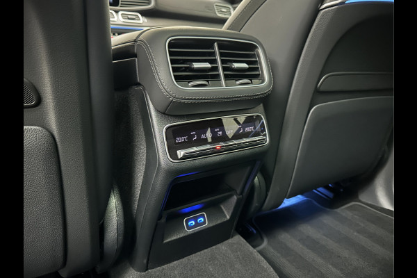 Mercedes-Benz GLE AMG 53 Hybrid 4MATIC+ | Panorama | Massage | Soft-Close | Carbon | ACC | 360 Camera | Stoelventilatie | Head-Up | Burmester | Trekhaak | Stoelverwarming V+A | 4-Zone Clima | AMG Drive-Unit | ISO & Infra-Rood Glas | 22 Inch | Keyless-Go | Memory | Luchtvering | Parfumering | Carplay | Stuurverwarming | Rij assistent pakket + | Bekerhouder Clima | Draadloos Laden |