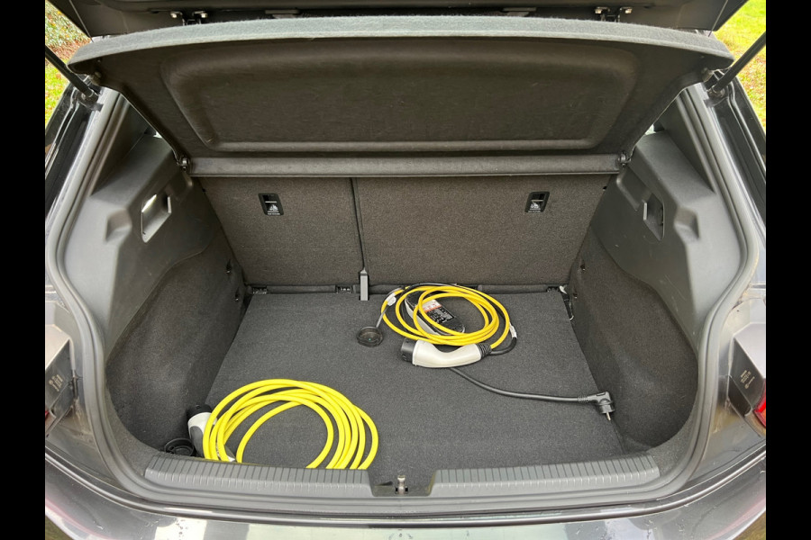 Volkswagen ID.3 First 58 kWh | Stoel & Stuur verwarming | Carplay |