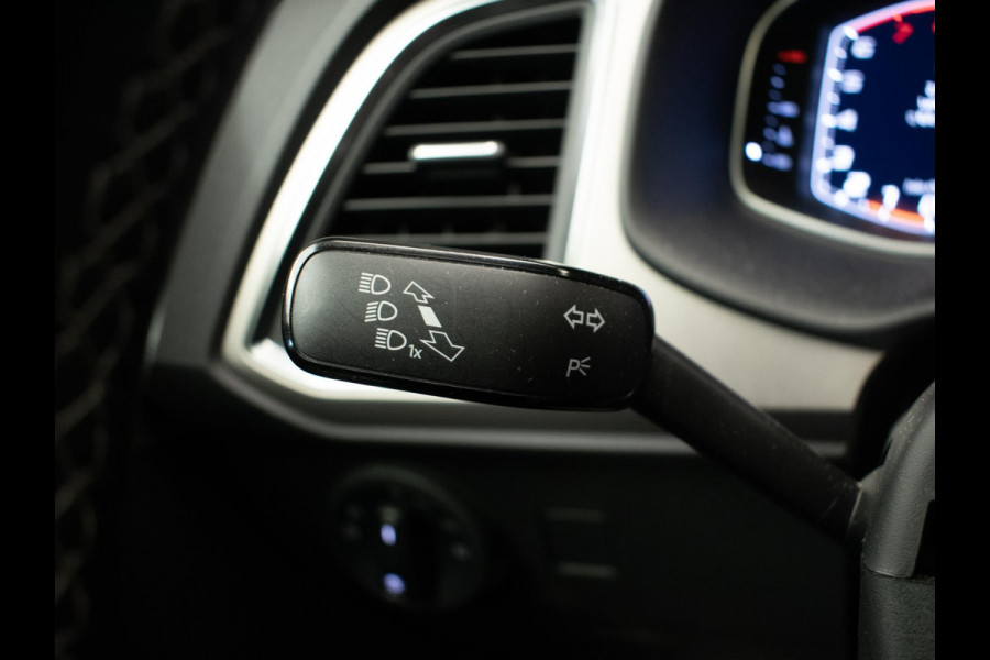 Seat Ateca 1.5 TSI Xperience Business Intense Sport (PANORAMADAK,APPLE CARPLAY,NAVI,CAMERA,DIGITALE COCKPIT,STOELVERWARMING,PDC)