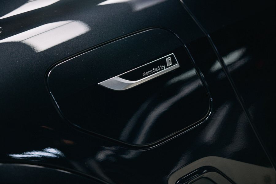 BMW X5 xDrive45e High Executive | Pano | Trekhaak | Luchtvering | M-Stoelen | Stoelverwarming |