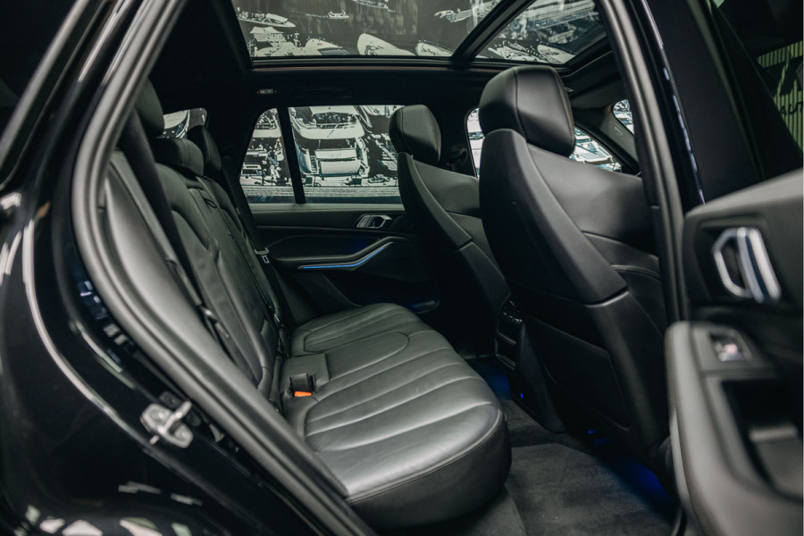 BMW X5 xDrive45e High Executive | Pano | Trekhaak | Luchtvering | M-Stoelen | Stoelverwarming |