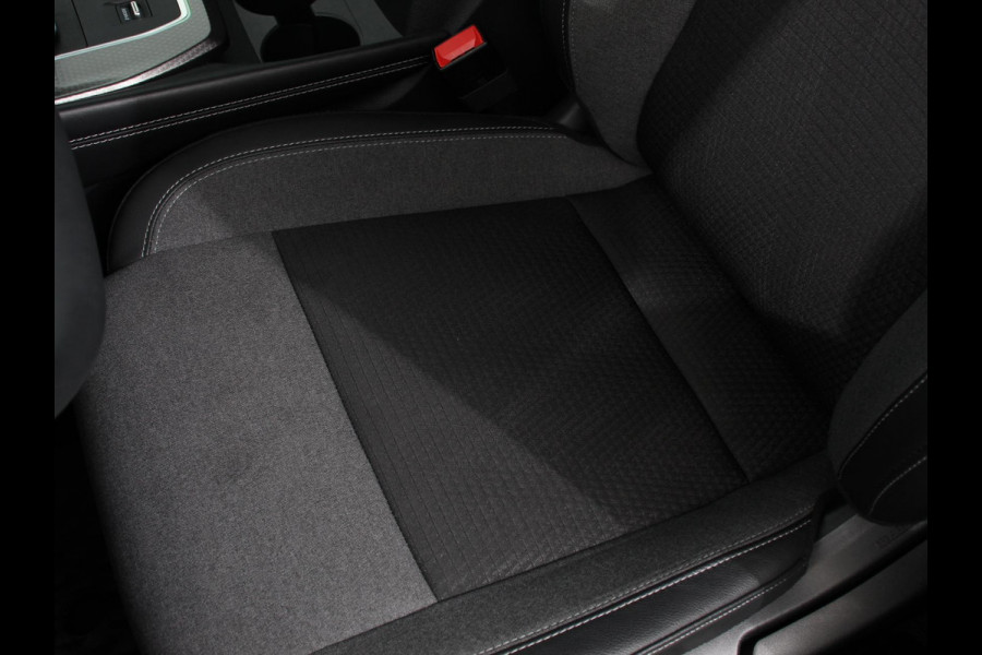 Nissan QASHQAI 1.3 MHEV Automaat N-Connecta | Navigatie | Climate Control | Sfeerverlichting | Camera 360 | Led | Dab | Verwarmde voorstoelen | Adaptive Cruise Control | Digitale Cockpit | Lichtmetalen Velgen