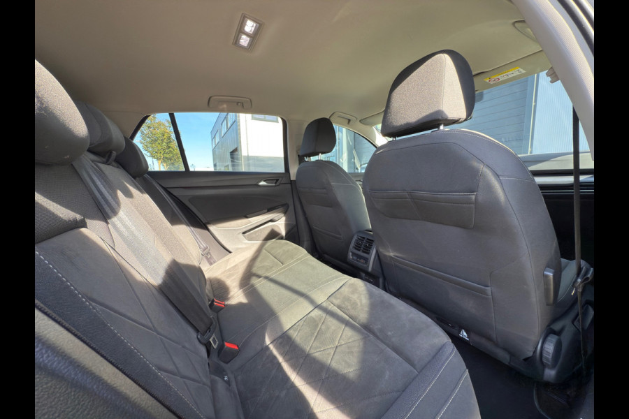 Volkswagen Golf 1.5 TSI Style / Nardo Grey / ACTIE !