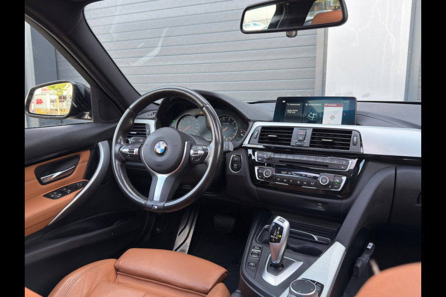 BMW 3 Serie Touring 318i M Sport| Schuifdak / Carplay / ACTIE