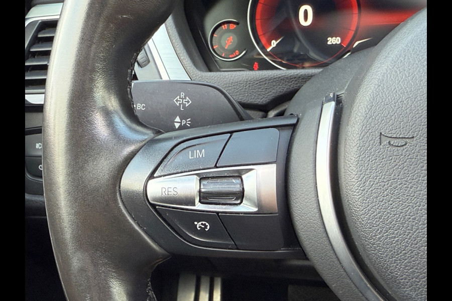 BMW 3 Serie Touring 318i M Sport| Schuifdak / Carplay / ACTIE