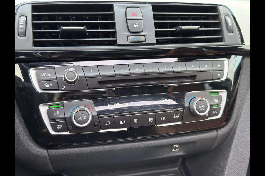 BMW 3 Serie Touring 318i M Sport| Schuifdak / Carplay / ACTIE