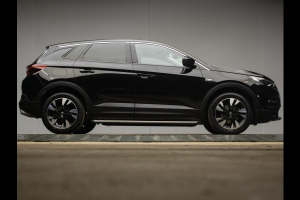 Opel Grandland X 1.2 Turbo Business Executive Sport (PANORAMADAK,APPLE CARPLAY,NAVI,STOEL/STUURVERWARMING,CAMERA,BLACK PACK,PDC)