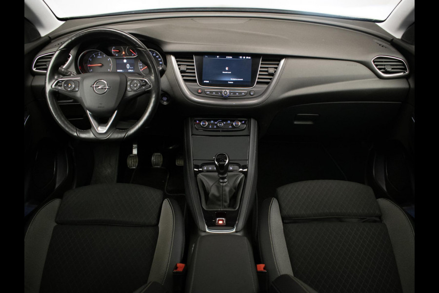 Opel Grandland X 1.2 Turbo Business Executive Sport (PANORAMADAK,APPLE CARPLAY,NAVI,STOEL/STUURVERWARMING,CAMERA,BLACK PACK,PDC)