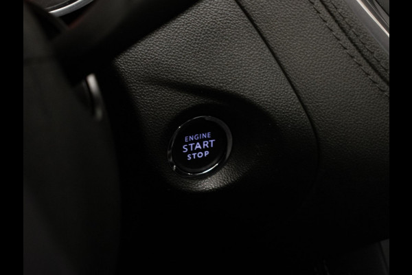 Opel Grandland X 1.2 Turbo Business Executive Sport (PANORAMADAK,APPLE CARPLAY,NAVI,STOEL/STUURVERWARMING,CAMERA,BLACK PACK,PDC)