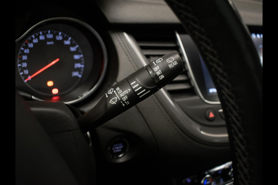 Opel Grandland X 1.2 Turbo Business Executive Sport (PANORAMADAK,APPLE CARPLAY,NAVI,STOEL/STUURVERWARMING,CAMERA,BLACK PACK,PDC)