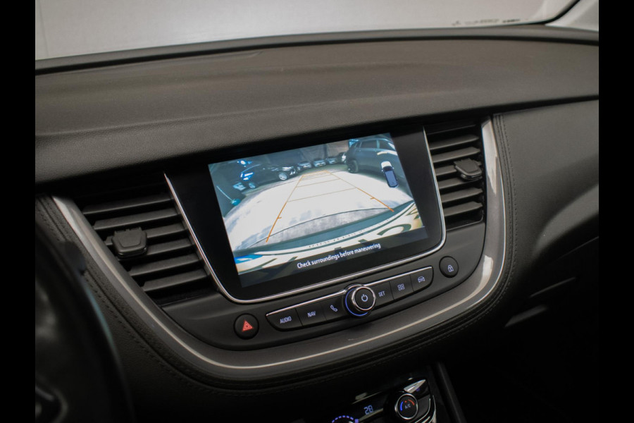 Opel Grandland X 1.2 Turbo Business Executive Sport (PANORAMADAK,APPLE CARPLAY,NAVI,STOEL/STUURVERWARMING,CAMERA,BLACK PACK,PDC)