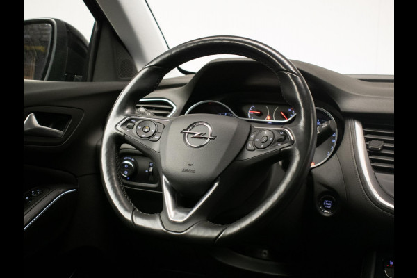 Opel Grandland X 1.2 Turbo Business Executive Sport (PANORAMADAK,APPLE CARPLAY,NAVI,STOEL/STUURVERWARMING,CAMERA,BLACK PACK,PDC)