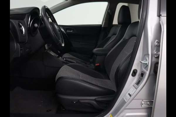 Toyota Auris 1.8 Hybrid Executive | Stoelverwarming | Trekhaak | Leder/Alcantara | Navigatie | Full LED | Park Assist | Climate control | Cruise control | Keyless | Regensensor