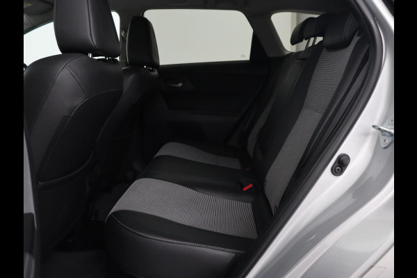Toyota Auris 1.8 Hybrid Executive | Stoelverwarming | Trekhaak | Leder/Alcantara | Navigatie | Full LED | Park Assist | Climate control | Cruise control | Keyless | Regensensor