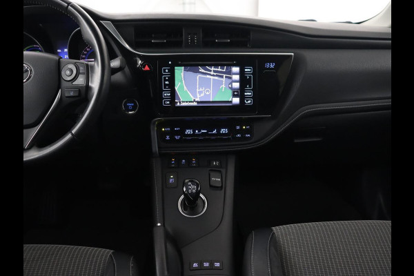 Toyota Auris 1.8 Hybrid Executive | Stoelverwarming | Trekhaak | Leder/Alcantara | Navigatie | Full LED | Park Assist | Climate control | Cruise control | Keyless | Regensensor