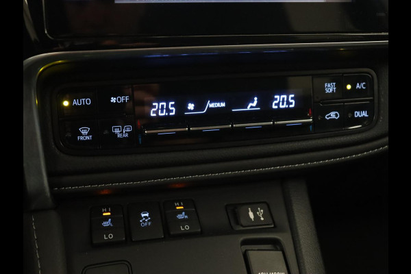 Toyota Auris 1.8 Hybrid Executive | Stoelverwarming | Trekhaak | Leder/Alcantara | Navigatie | Full LED | Park Assist | Climate control | Cruise control | Keyless | Regensensor