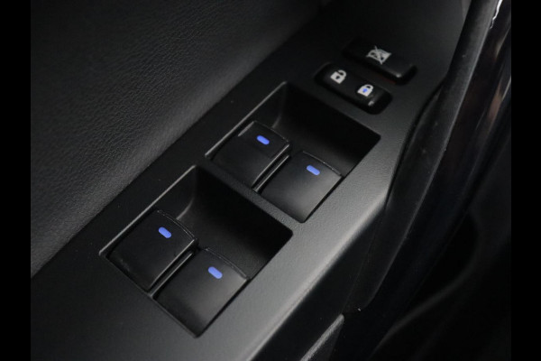 Toyota Auris 1.8 Hybrid Executive | Stoelverwarming | Trekhaak | Leder/Alcantara | Navigatie | Full LED | Park Assist | Climate control | Cruise control | Keyless | Regensensor