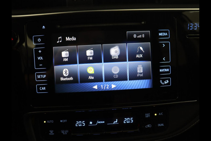 Toyota Auris 1.8 Hybrid Executive | Stoelverwarming | Trekhaak | Leder/Alcantara | Navigatie | Full LED | Park Assist | Climate control | Cruise control | Keyless | Regensensor