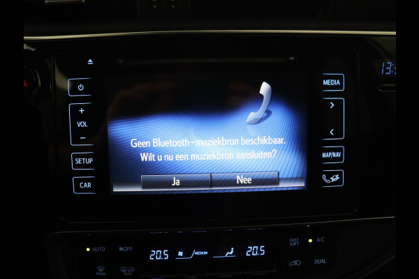 Toyota Auris 1.8 Hybrid Executive | Stoelverwarming | Trekhaak | Leder/Alcantara | Navigatie | Full LED | Park Assist | Climate control | Cruise control | Keyless | Regensensor