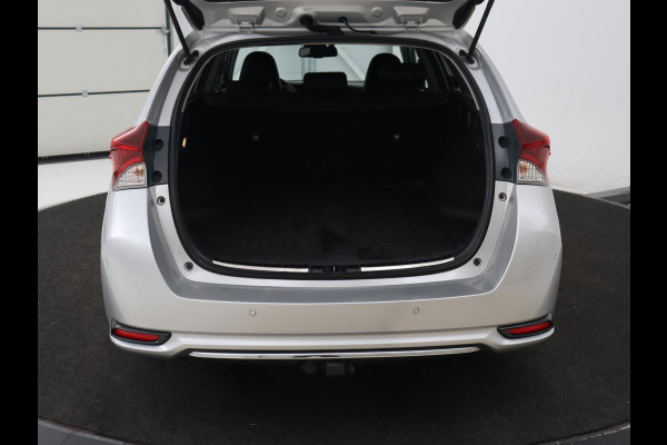 Toyota Auris 1.8 Hybrid Executive | Stoelverwarming | Trekhaak | Leder/Alcantara | Navigatie | Full LED | Park Assist | Climate control | Cruise control | Keyless | Regensensor