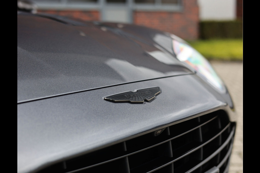 Aston Martin DB12 Volante 4.0 V8 | Xenon Grey - Carbon Pack