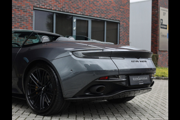 Aston Martin DB12 Volante 4.0 V8 | Xenon Grey - Carbon Pack