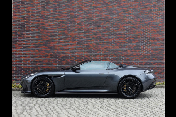 Aston Martin DB12 Volante 4.0 V8 | Xenon Grey - Carbon Pack