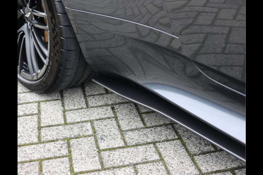 Aston Martin DB12 Volante 4.0 V8 | Xenon Grey - Carbon Pack