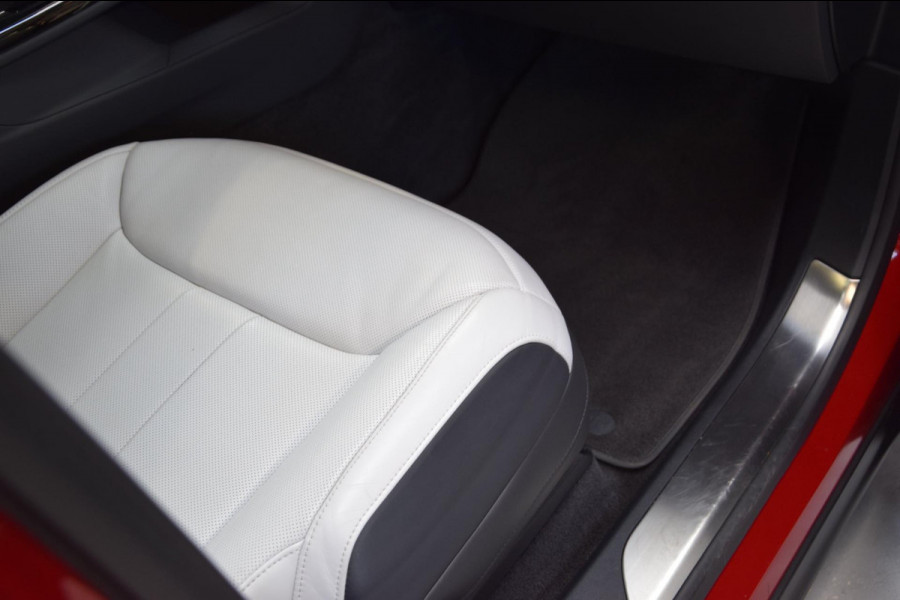 Land Rover Range Rover Sport 3.0 P440e Dynamic SE Navi|Two Tone|Firenze Red|Panoramadak|Org.NL|BTW|23 Inch|Dealer onderhouden