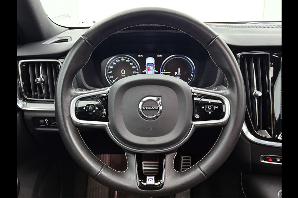 Volvo S60 2.0 T6 AWD Hybride R-Design 340PK / Navi / Cruise-adap / Harman Kardon / Lederen Int / Panorama schuifdak / Trekhaak / Carplay / Apk 04-2026