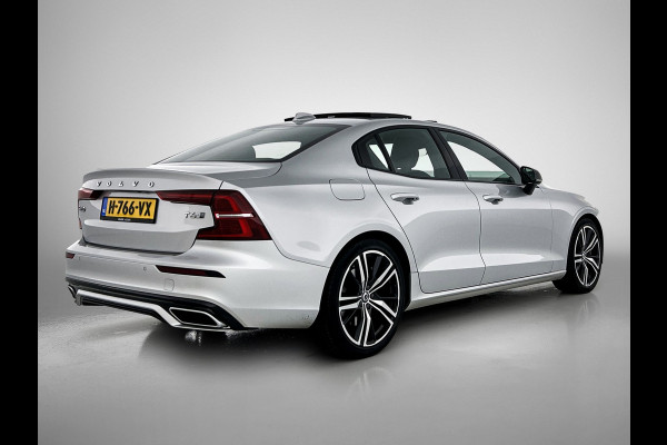 Volvo S60 2.0 T6 AWD Hybride R-Design 340PK / Navi / Cruise-adap / Harman Kardon / Lederen Int / Panorama schuifdak / Trekhaak / Carplay / Apk 04-2026