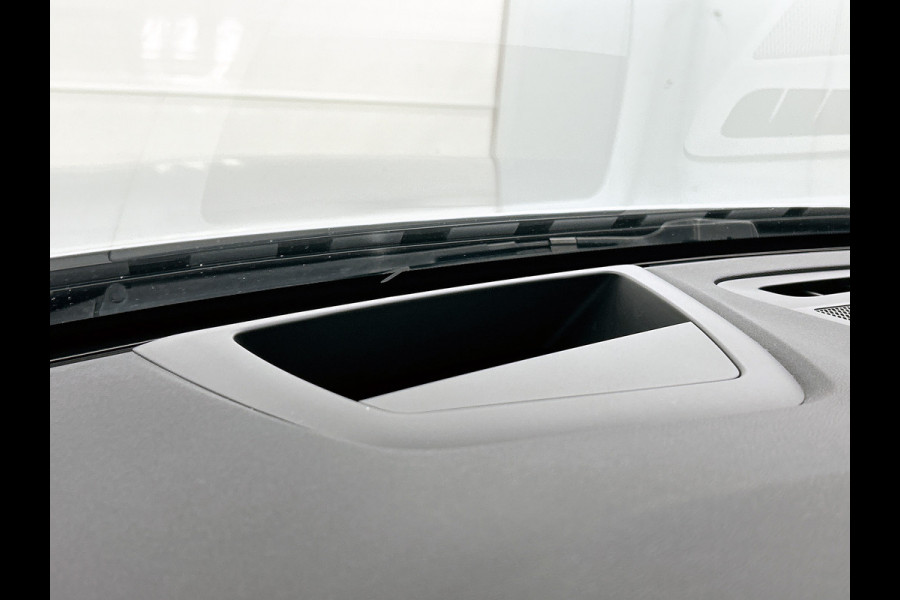 Volvo S60 2.0 T6 AWD Hybride R-Design 340PK / Navi / Cruise-adap / Harman Kardon / Lederen Int / Panorama schuifdak / Trekhaak / Carplay / Apk 04-2026