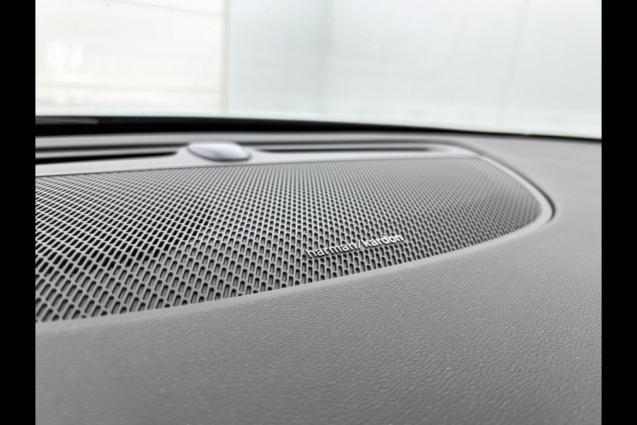 Volvo S60 2.0 T6 AWD Hybride R-Design 340PK / Navi / Cruise-adap / Harman Kardon / Lederen Int / Panorama schuifdak / Trekhaak / Carplay / Apk 04-2026