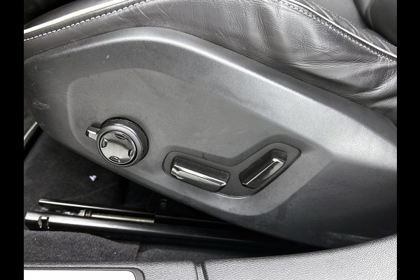 Volvo S60 2.0 T6 AWD Hybride R-Design 340PK / Navi / Cruise-adap / Harman Kardon / Lederen Int / Panorama schuifdak / Trekhaak / Carplay / Apk 04-2026