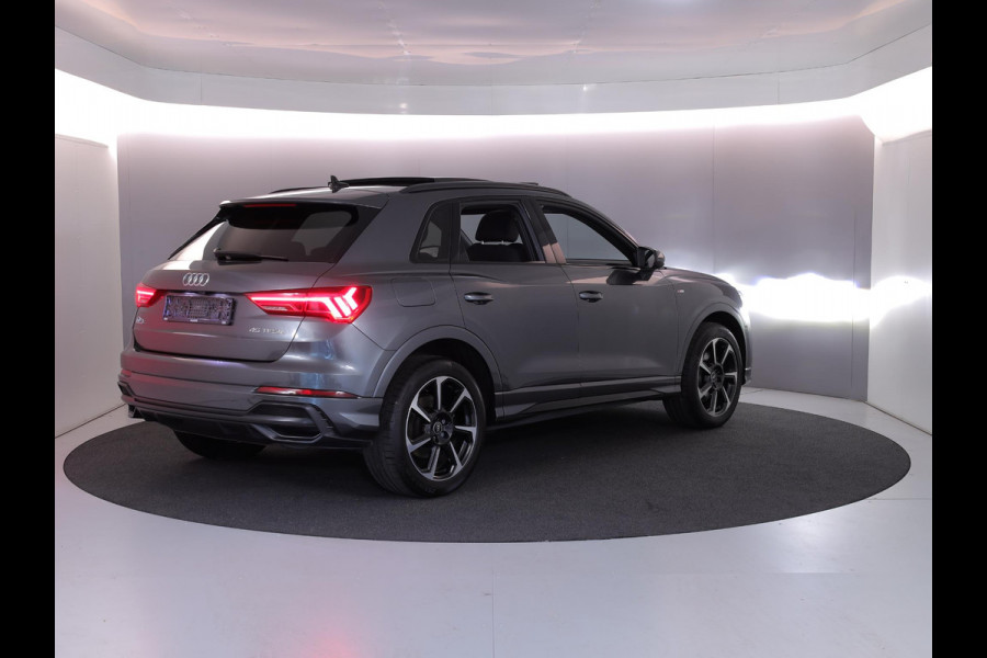 Audi Q3 45 TFSI e S edition 245 pk S-tronic | Navigatie | Panoramadak | Parkeersensoren | Achteruitrijcamera | Stoelverwarming | S-Line |