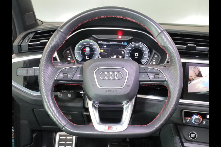 Audi Q3 45 TFSI e S edition 245 pk S-tronic | Navigatie | Panoramadak | Parkeersensoren | Achteruitrijcamera | Stoelverwarming | S-Line |