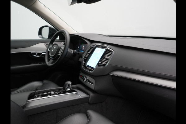 Volvo XC90 T8 Recharge AWD LONG RANGE Ultimate Dark 7 Persoons Plug In Hybrid 456pk Dealer O.H. PHEV | Panodak | Head Up | Adaptive Cruise | Camera | Lederen Sportstoelen Memory & Verwarmd | Google Assistent | Harman & Kardon | Stuur Verwarmd | Apple Carplay | Blis | Keyless | Virtual |