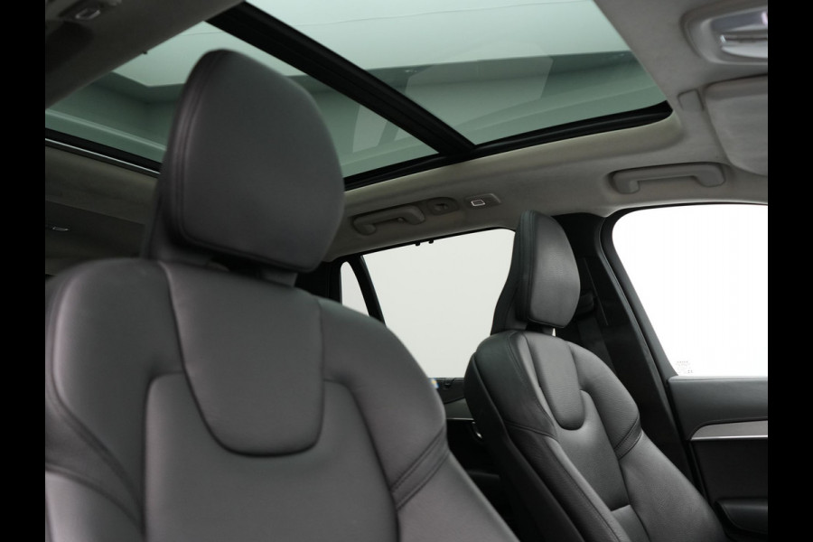 Volvo XC90 T8 Recharge AWD LONG RANGE Ultimate Dark 7 Persoons Plug In Hybrid 456pk Dealer O.H. PHEV | Panodak | Head Up | Adaptive Cruise | Camera | Lederen Sportstoelen Memory & Verwarmd | Google Assistent | Harman & Kardon | Stuur Verwarmd | Apple Carplay | Blis | Keyless | Virtual |
